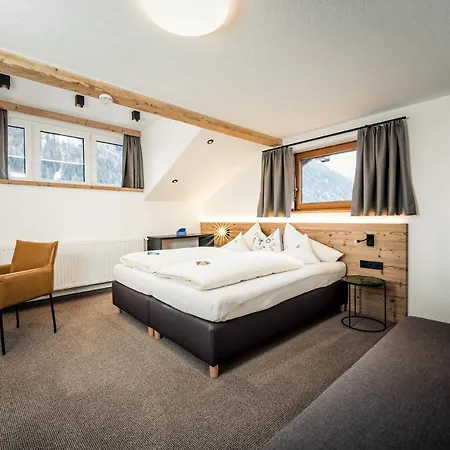 Guest house Der Steinbock - 300 Jahre Alte - Tirol 2*