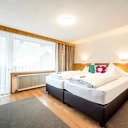 Guest house Der Steinbock - 300 Jahre Alte - Tirol 2*