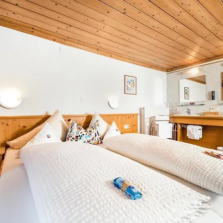 Der Steinbock - 300 Jahre Alte - Tirol 2* Sankt Anton am Arlberg
