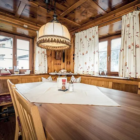 Der Steinbock - 300 Jahre Alte - Tirol Guest house