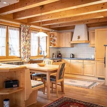 Vendégház Der Steinbock - 300 Jahre Alte - Tirol Sankt Anton am Arlberg