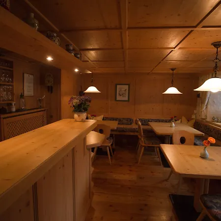 Der Steinbock - 300 Jahre Alte - Tirol Vendégház Sankt Anton am Arlberg