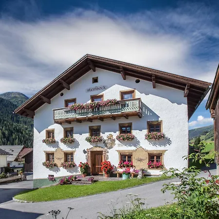 Konukevi Der Steinbock - 300 Jahre Alte - Tirol Sankt Anton am Arlberg