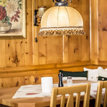 Konukevi Der Steinbock - 300 Jahre Alte - Tirol Sankt Anton am Arlberg