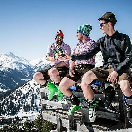Der Steinbock - 300 Jahre Alte - Tirol Guest house 2*