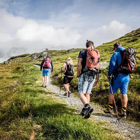 Konukevi Der Steinbock - 300 Jahre Alte - Tirol
