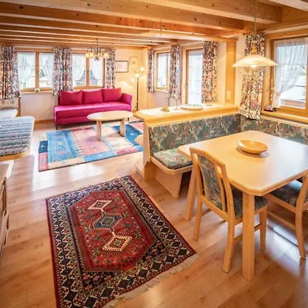 Der Steinbock - 300 Jahre Alte - Tirol Guest house Sankt Anton am Arlberg