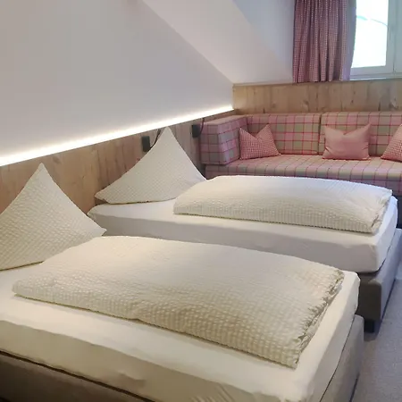 Der Steinbock - 300 Jahre Alte - Tirol Guest house