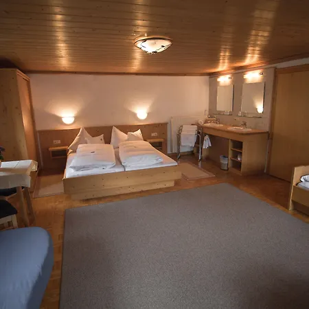 Der Steinbock - 300 Jahre Alte - Tirol Guest house 2*