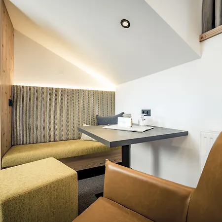 Guest house Der Steinbock - 300 Jahre Alte - Tirol Sankt Anton am Arlberg