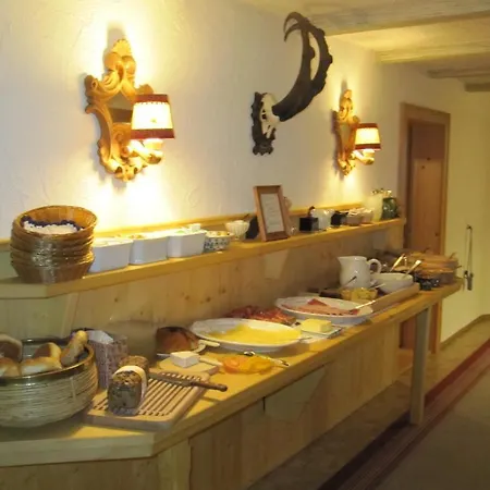 Der Steinbock - 300 Jahre Alte - Tirol Guest house 2*